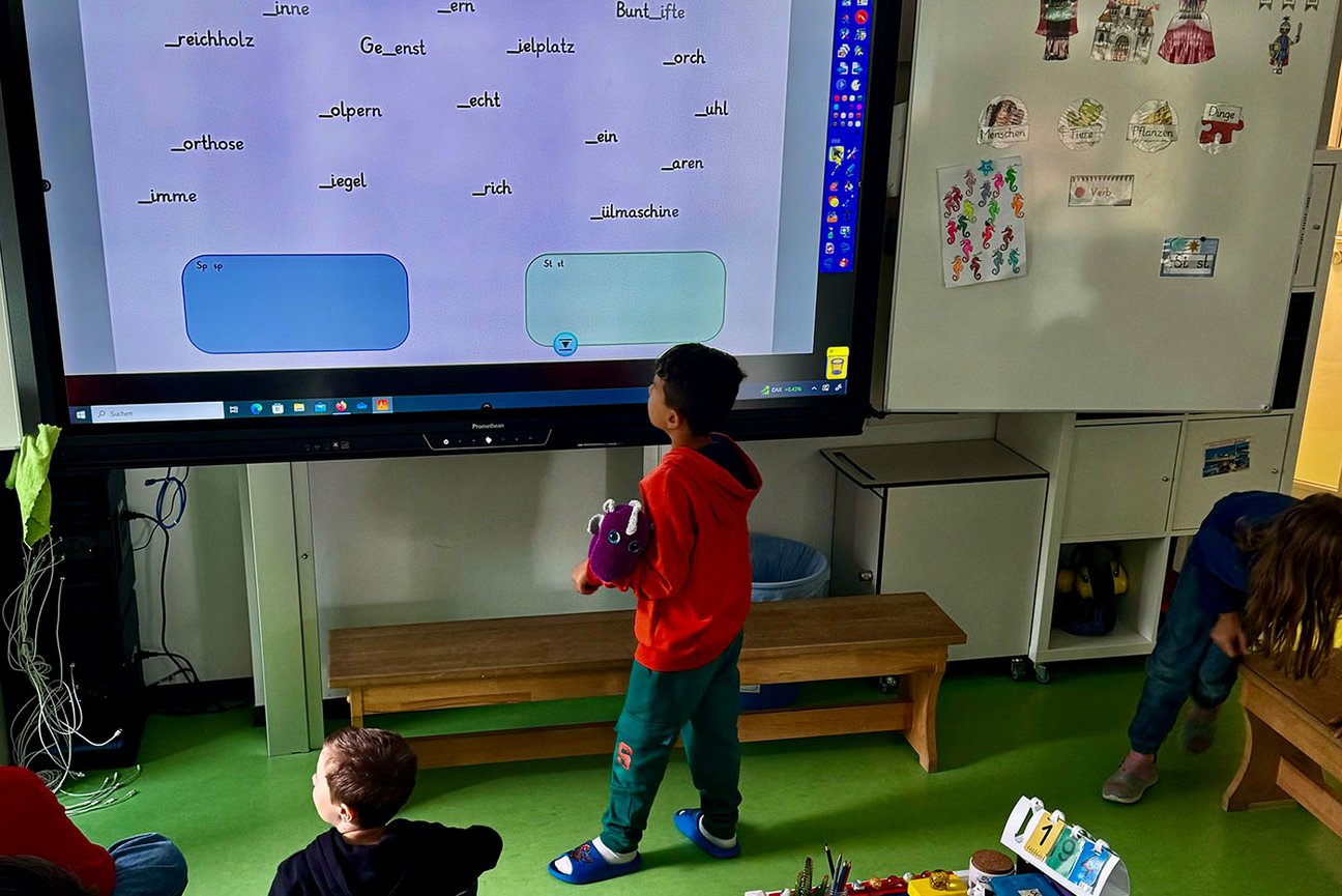Grundschule Niederbiel technische Ausstattung - Whiteboards - digitale Schultafeln Grundschule Niederbiel technische Ausstattung - Whiteboards - digitale Schultafeln