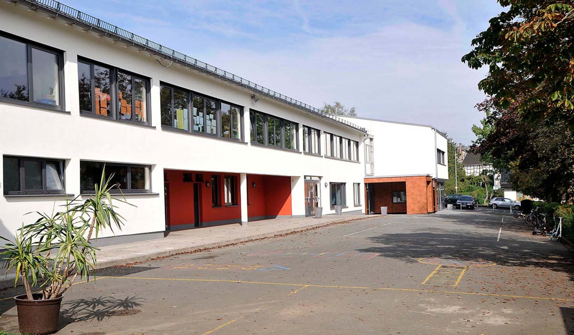 Grundschule Niederbiel Schulhof