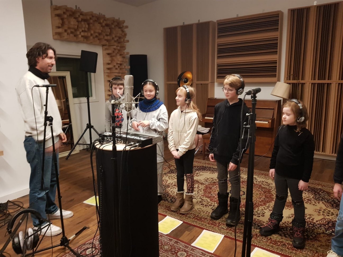 Grundschule Niederbiel - Unsere Schüler singen den Schul-Song